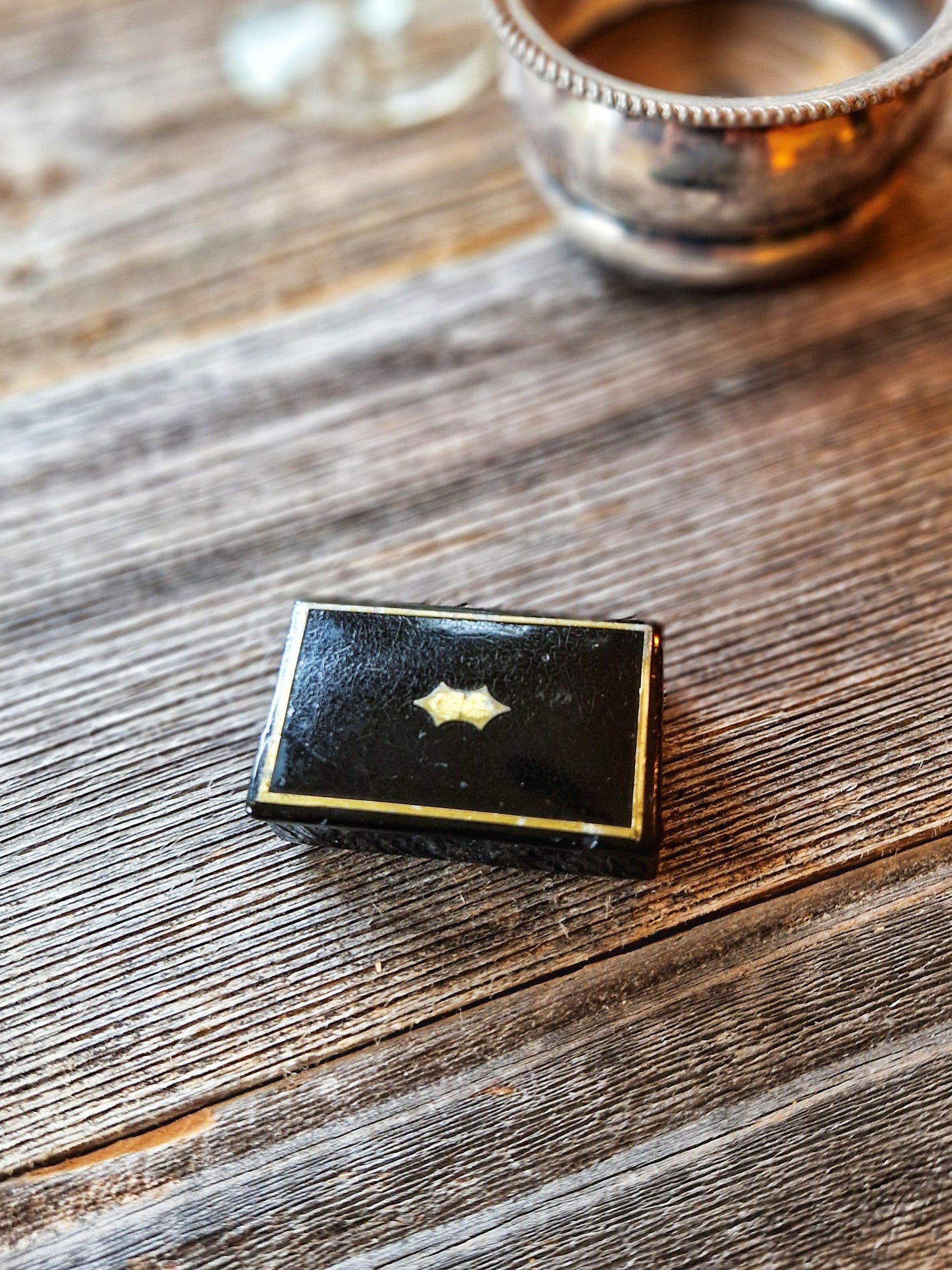 Victorian Papier-Mâché Snuff Box, Black Lacquer with Gold Details